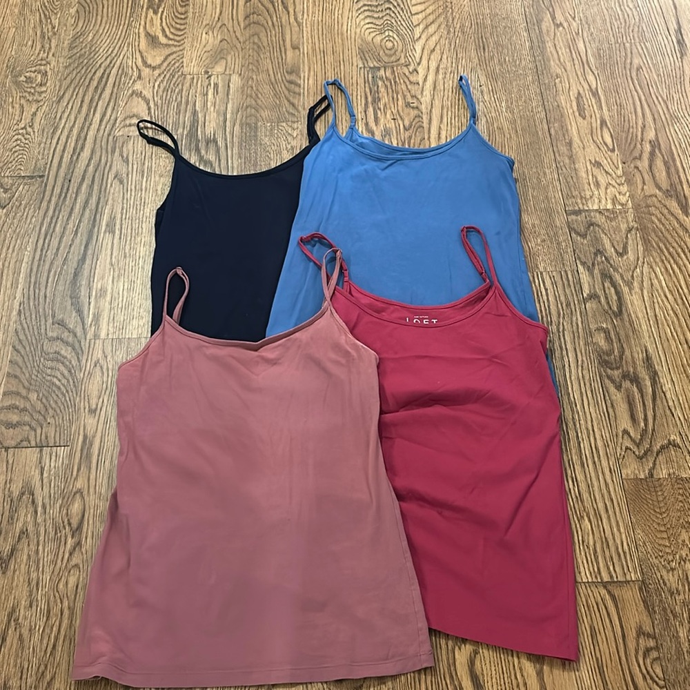 Loft Tank Top Set of 4. Size S Like new slate Blue, navy blue, mauve, cranberry